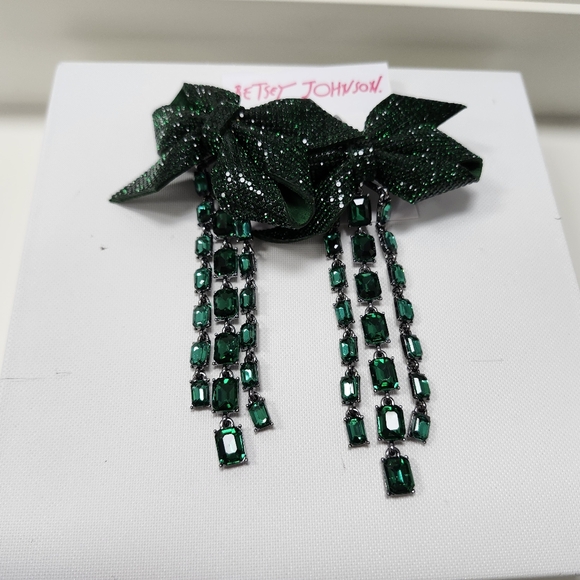 ***NWT W/Defects***Betsey Johnson Green Rhinestone Bow Fringe Statment Earrings - Picture 3 of 6
